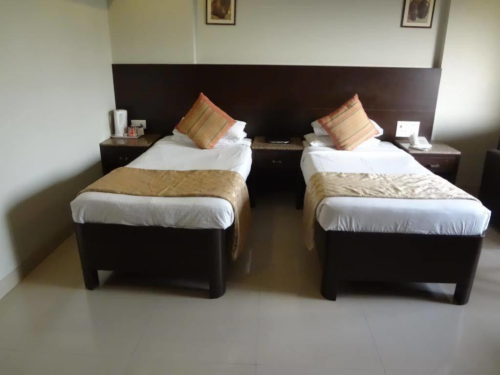 Hotel Kings International Juhu à Bombay Extérieur photo